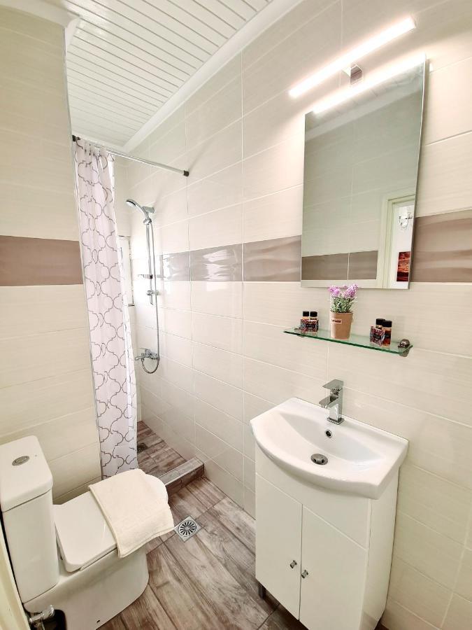 Avra Rooms カルパトス エクステリア 写真